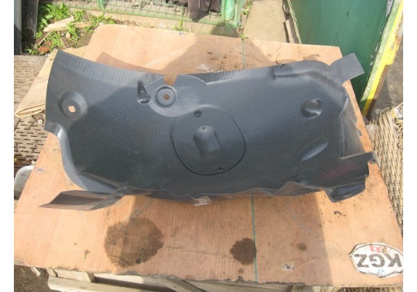 Підкрилок передній правий,передня частина Renault Kangoo II, 8200426495*